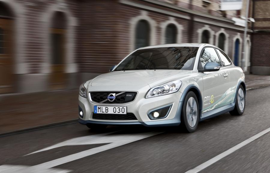  Volvo C30 DRIVe Electric 2011 года  (фото 16 из 37)